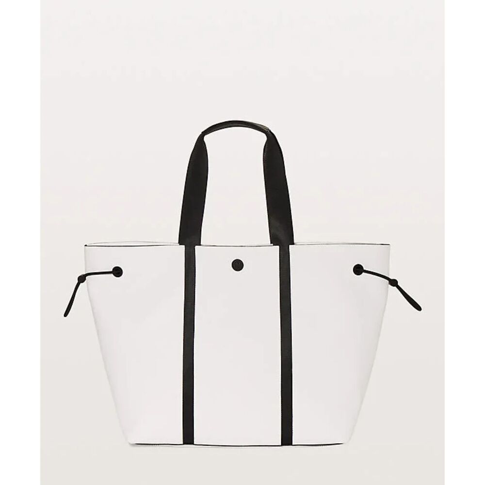 Lululemon Day Out Tote *16: - Picture 2 of 14